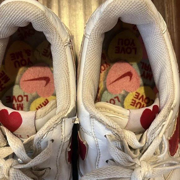 Nike sneakers size 8 Air Force 1 low Valentine 💌 - Picture 5 of 12